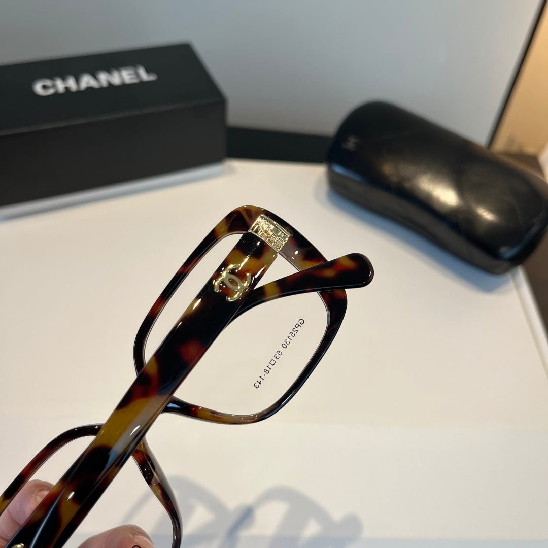 Chanel Oversized Silver Lens Sunglasses for Men & Women - 382232 - detail image 8