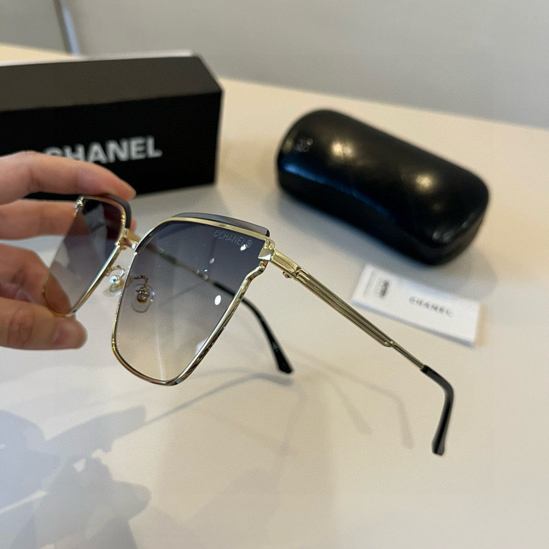 Chanel Oversized Silver Lens Sunglasses for Men & Women - 997761 - detail image 4