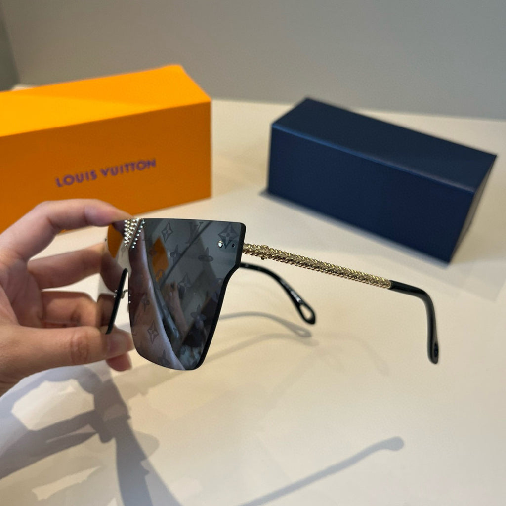 Louis Vuitton Metal Aviator Black Lens Sunglasses for Men & Women - 933805 - detail image 4