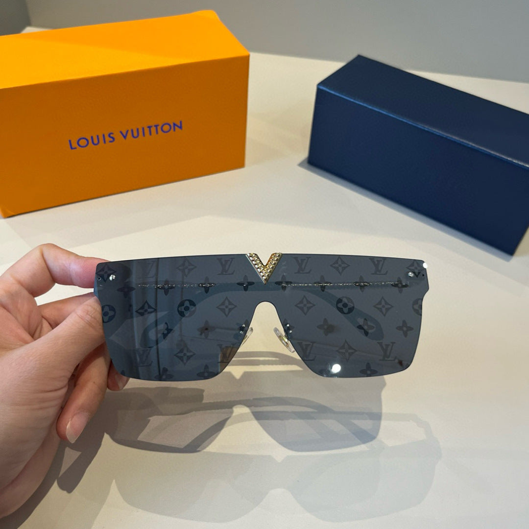 Louis Vuitton Metal Aviator Black Lens Sunglasses for Men & Women - 933805 - detail image 5