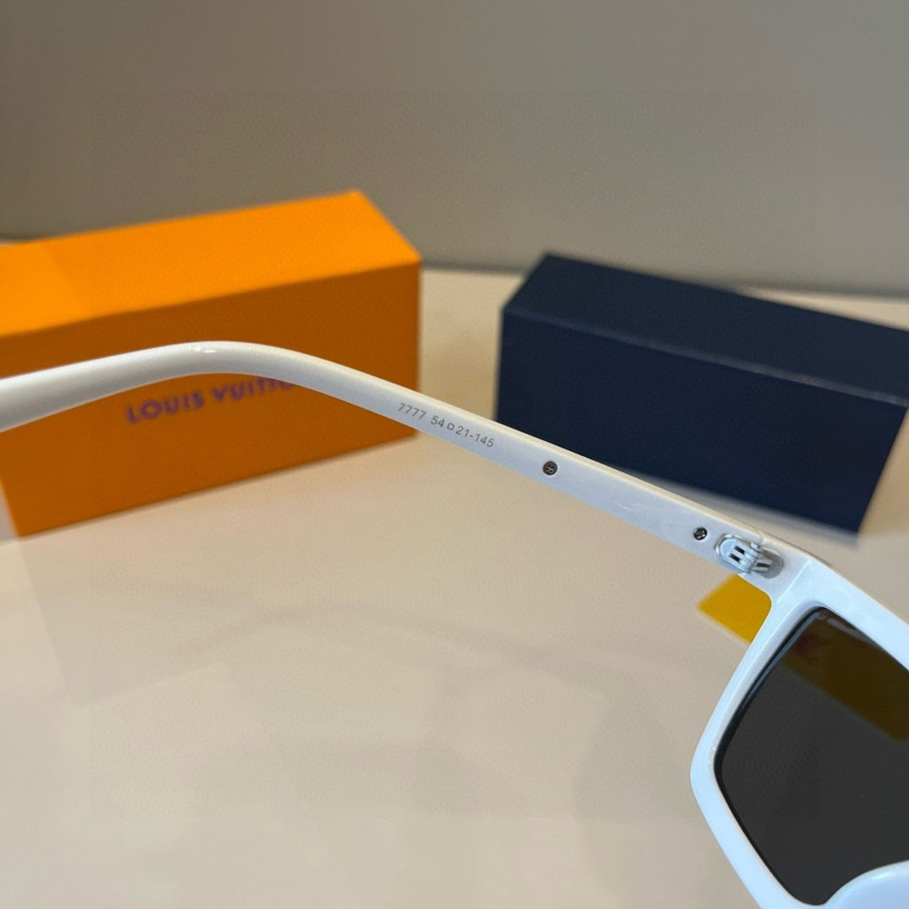 Louis Vuitton Fashion Silver Lens Sunglasses for Men - 381786 - detail image 10