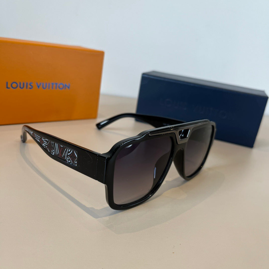 Louis Vuitton Metal Fashion Black Lens Sunglasses for Men & Women - 933812