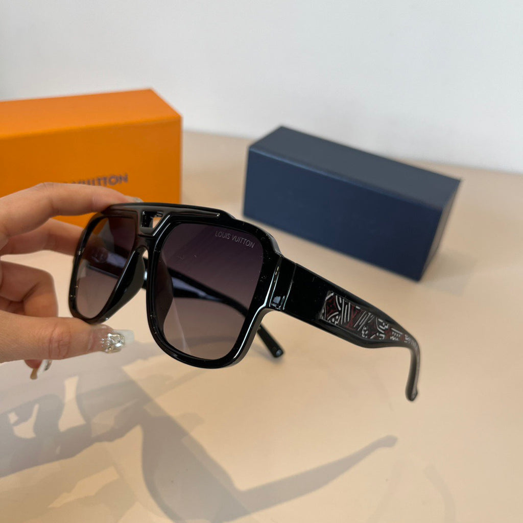 Louis Vuitton Metal Fashion Black Lens Sunglasses for Men & Women - 933812 - detail image 4