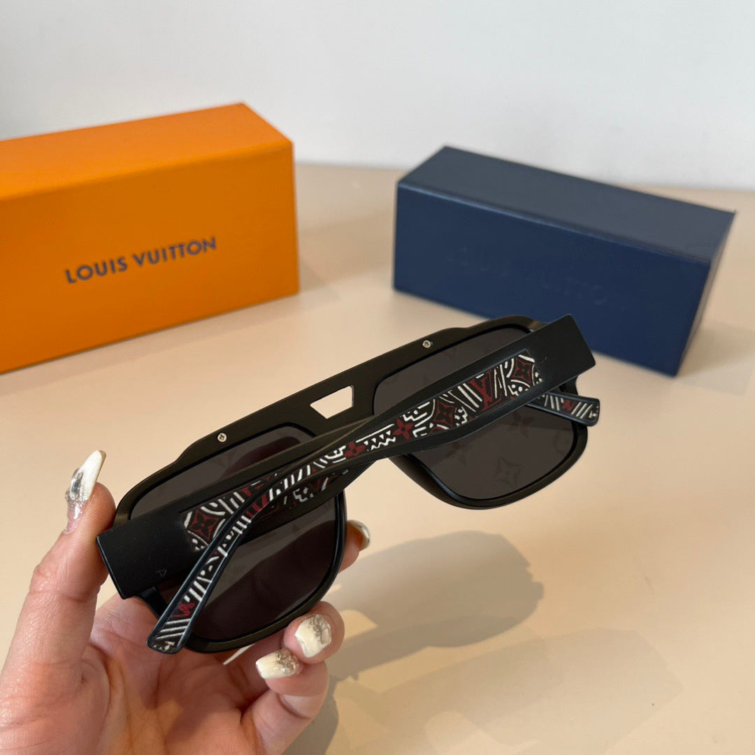 Louis Vuitton Metal Fashion Black Lens Sunglasses for Men & Women - 933813 - detail image 6