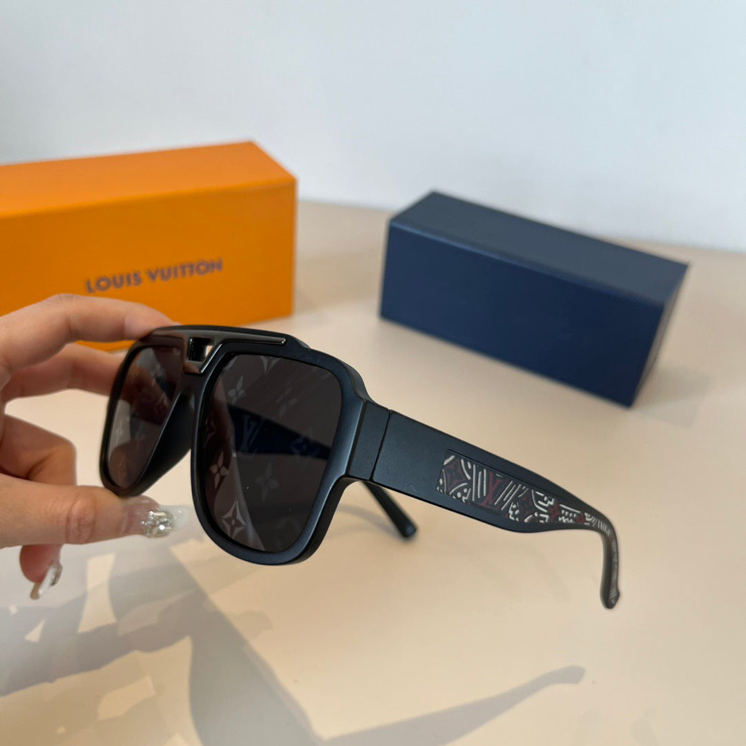 Louis Vuitton Metal Fashion Black Lens Sunglasses for Men & Women - 933813 - detail image 5