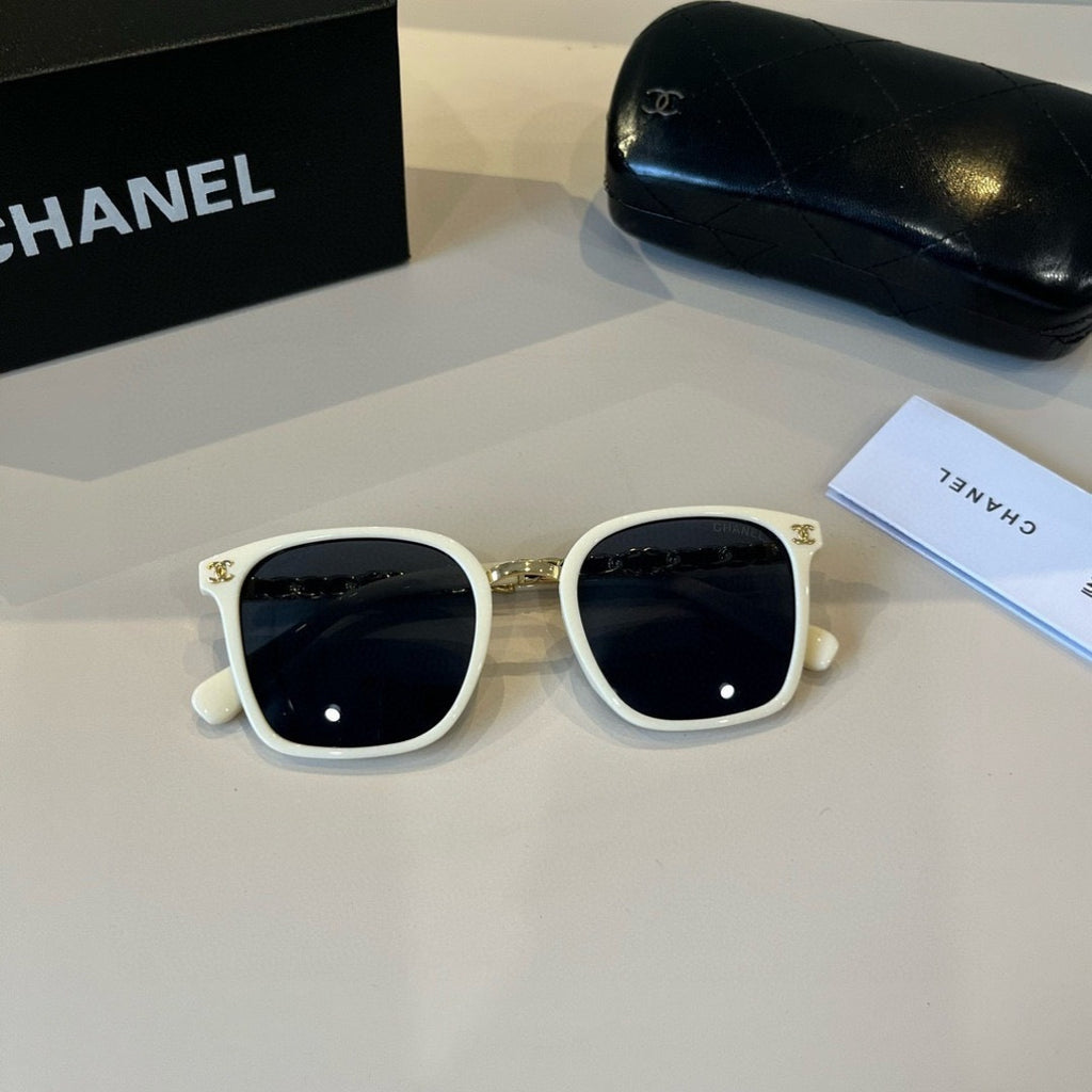 Chanel Oversized Silver Lens Sunglasses for Men & Women - 997774 - detail image 9