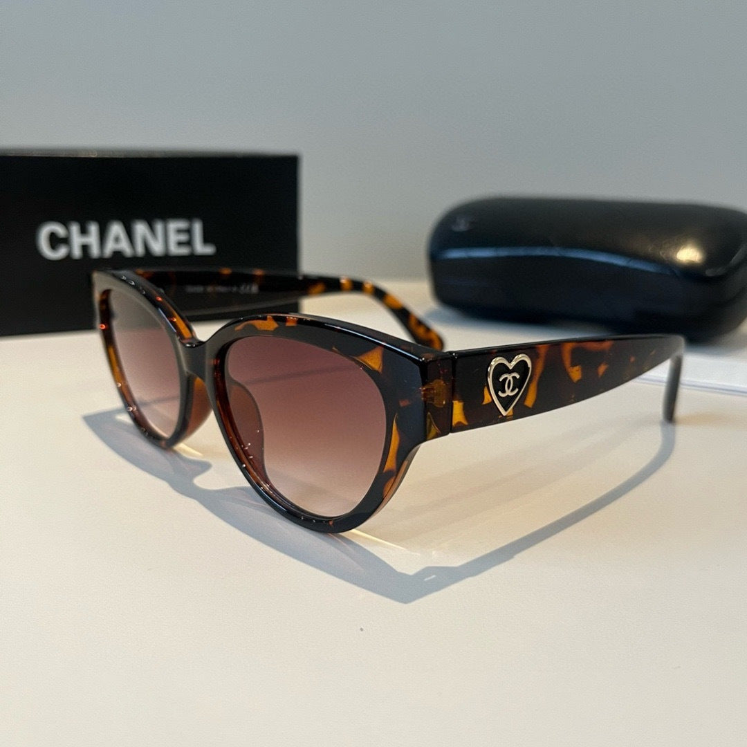 Chanel Fashion Black Lens Sunglasses for Men & Women - 486544 - detail image 2