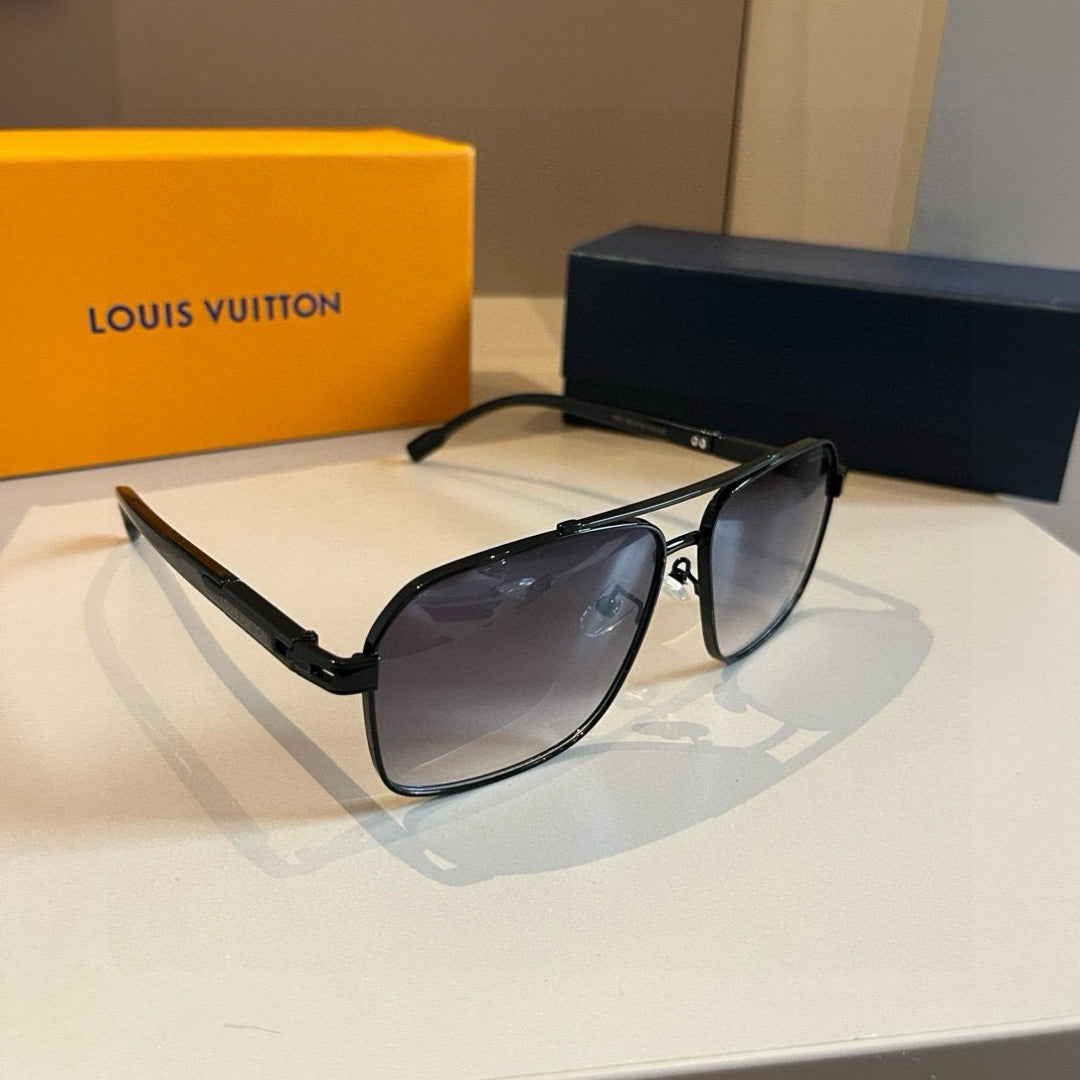 Louis Vuitton Metal Aviator Gold Lens Sunglasses for Men & Women - 933786
