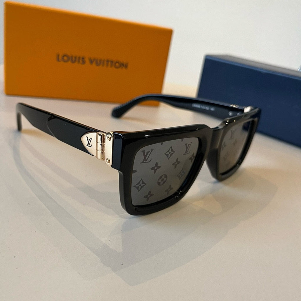 Louis Vuitton Fashion Silver Lens Sunglasses for Men & Women - 933789