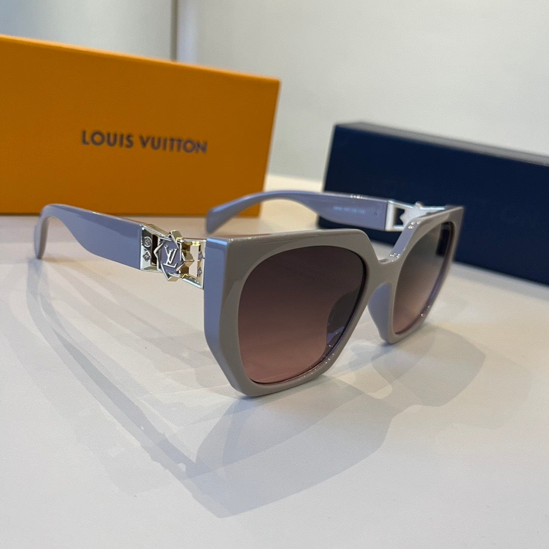 Louis Vuitton Fashion Silver Lens Sunglasses for Men & Women - 933791
