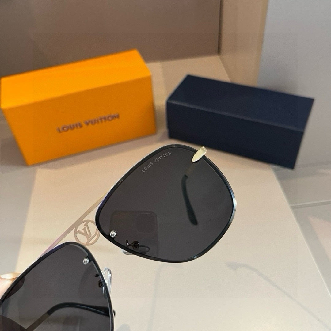 Louis Vuitton Metal Aviator Gold Lens Sunglasses for Men & Women - 933794 - detail image 4
