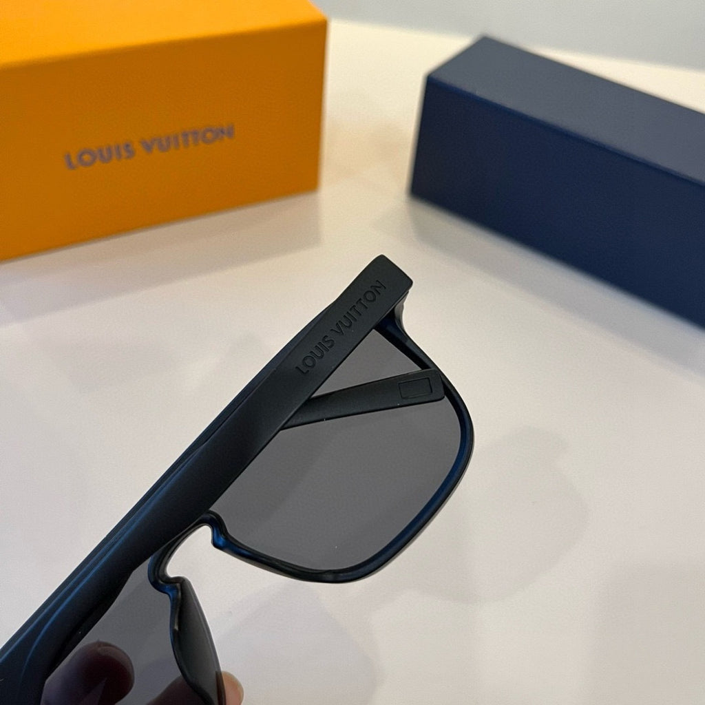 Louis Vuitton Fashion Black Lens Sunglasses for Men & Women - 431129 - detail image 5
