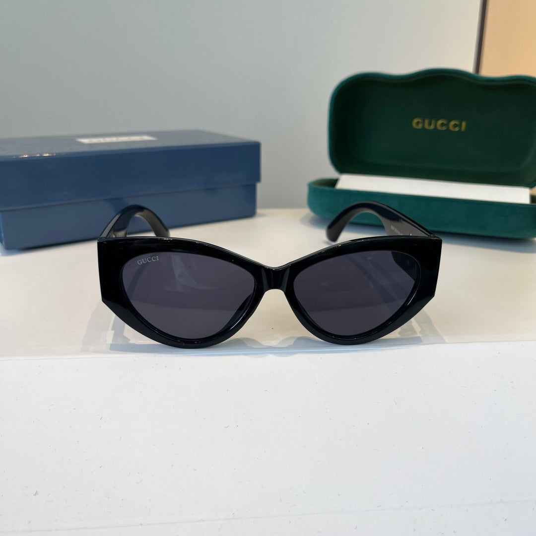 Gucci Cat-Eye Black Lens Sunglasses for Men & Women - 398303 - detail image 2