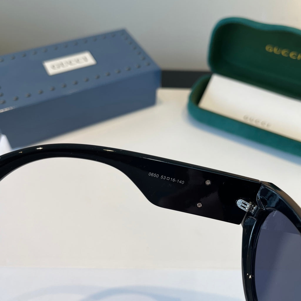 Gucci Cat-Eye Black Lens Sunglasses for Men & Women - 381963 - detail image 6