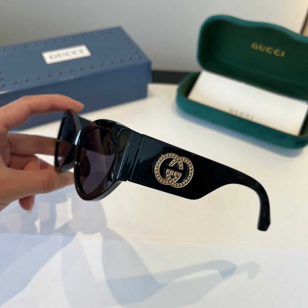Gucci Cat-Eye Black Lens Sunglasses for Men & Women - 398303 - detail image 4