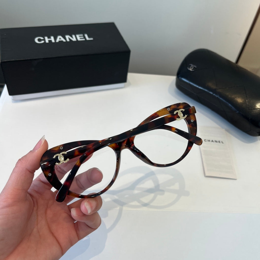 Chanel Cat-Eye Silver Lens Sunglasses for Men & Women - 866991 - detail image 7