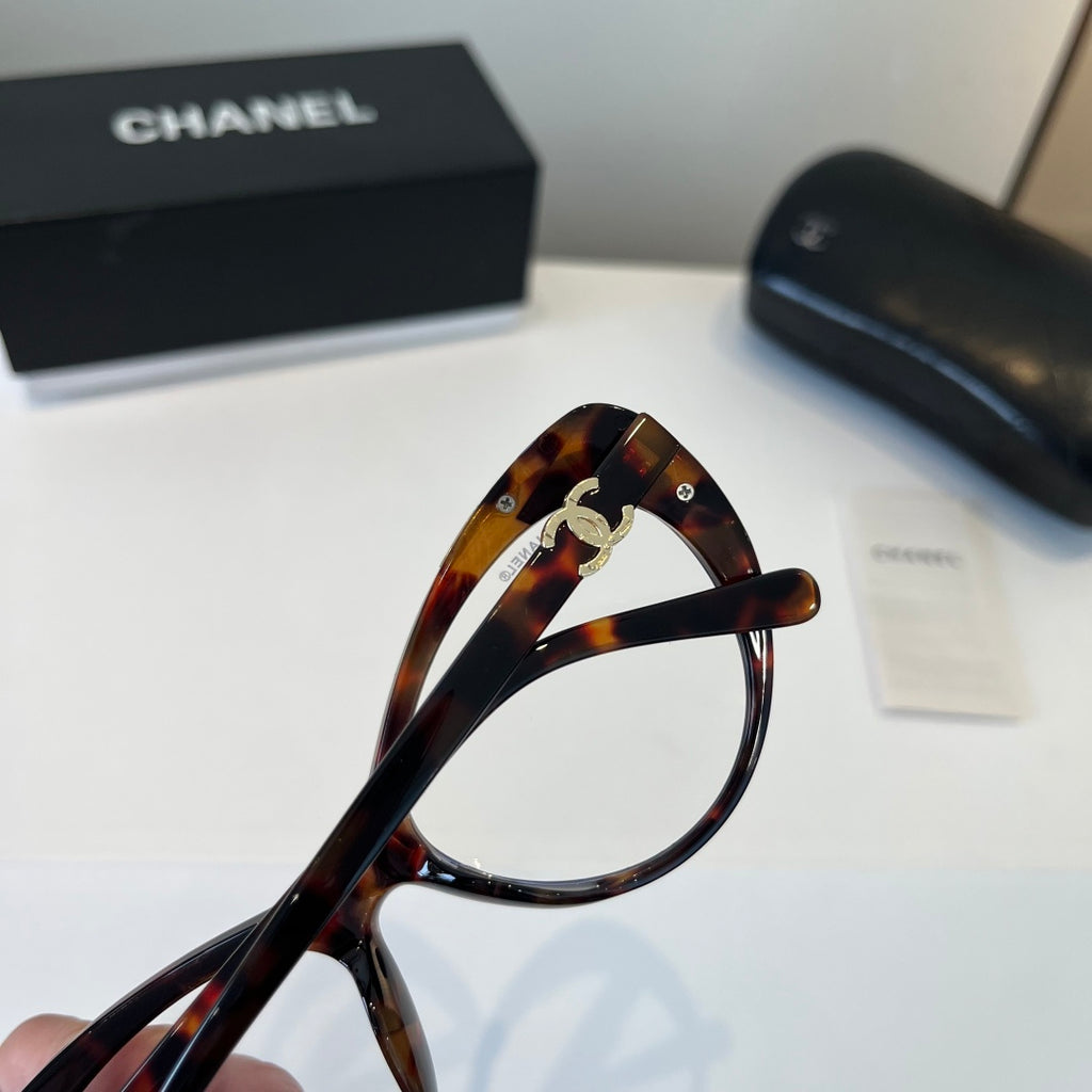 Chanel Cat-Eye Silver Lens Sunglasses for Men & Women - 866991 - detail image 8