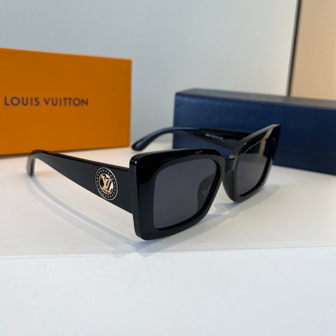 Louis Vuitton Fashion Black Lens Sunglasses for Men & Women - 866869