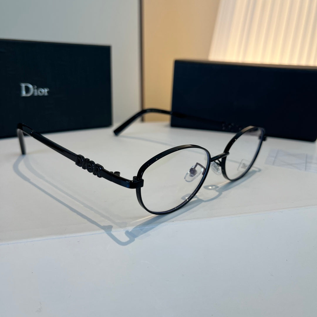 Dior Fashion Silver Lens Sunglasses for Men & Women - 465363