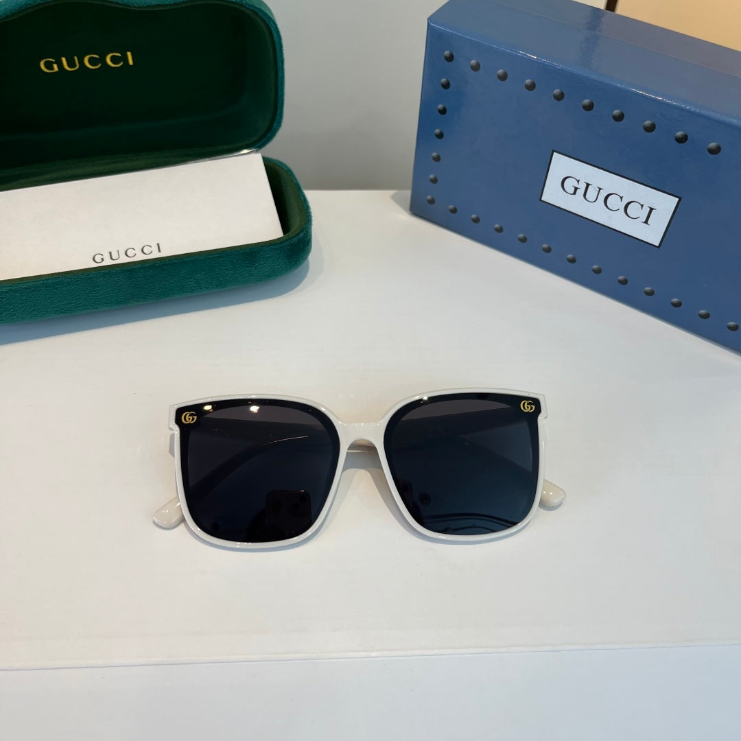 Gucci Oversized Silver Lens Sunglasses for Men & Women - 448838 - detail image 6