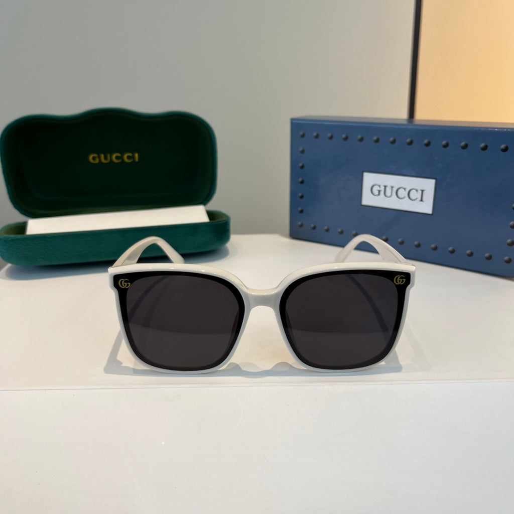 Gucci Oversized Silver Lens Sunglasses for Men & Women - 448838 - detail image 2