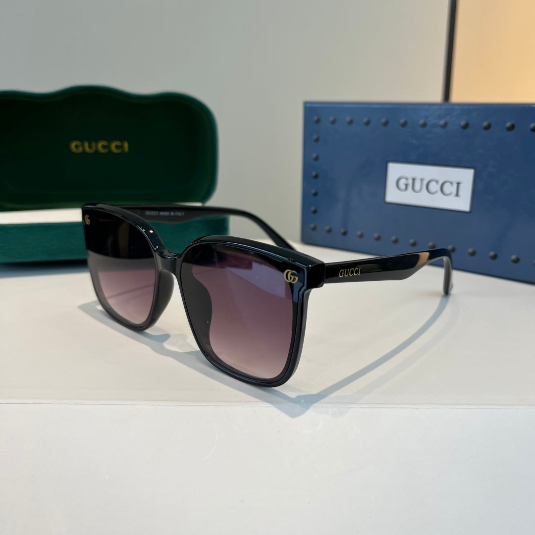 Gucci Oversized Black Lens Sunglasses for Men & Women - 448839 - detail image 3
