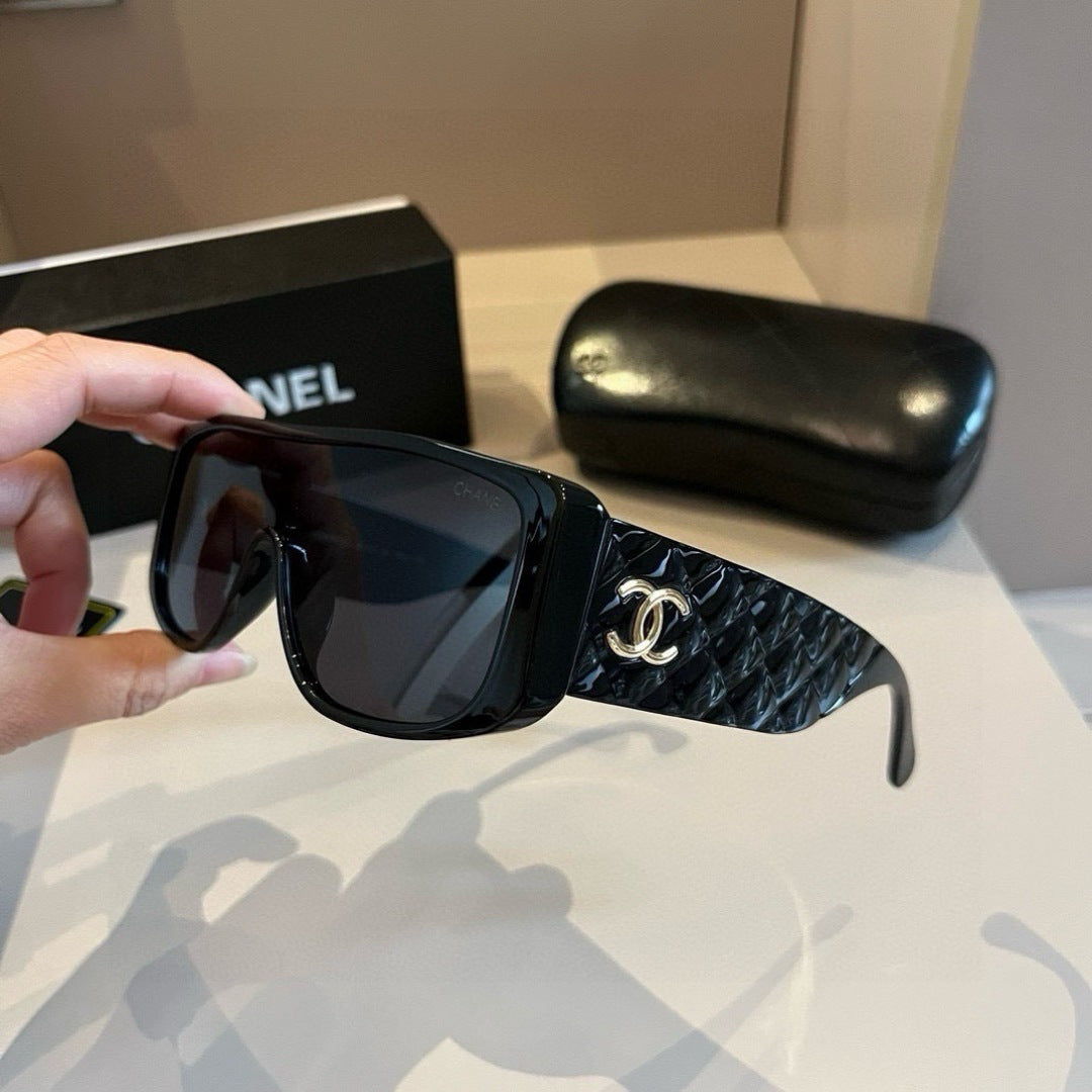 Chanel Fashion Black Lens Sunglasses for Men & Women - 371783 - detail image 4