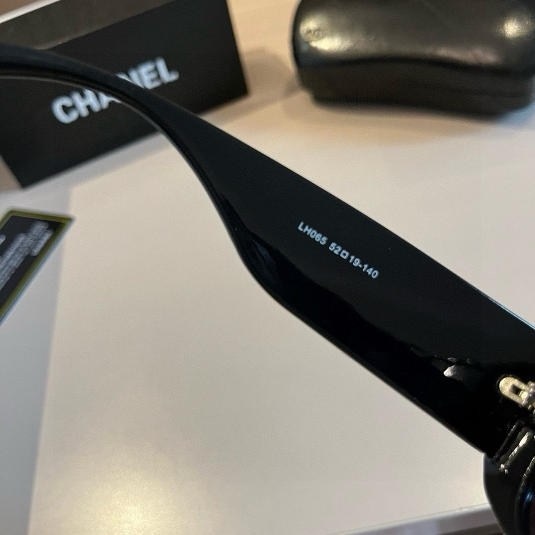 Chanel Fashion Black Lens Sunglasses for Men & Women - 371783 - detail image 8