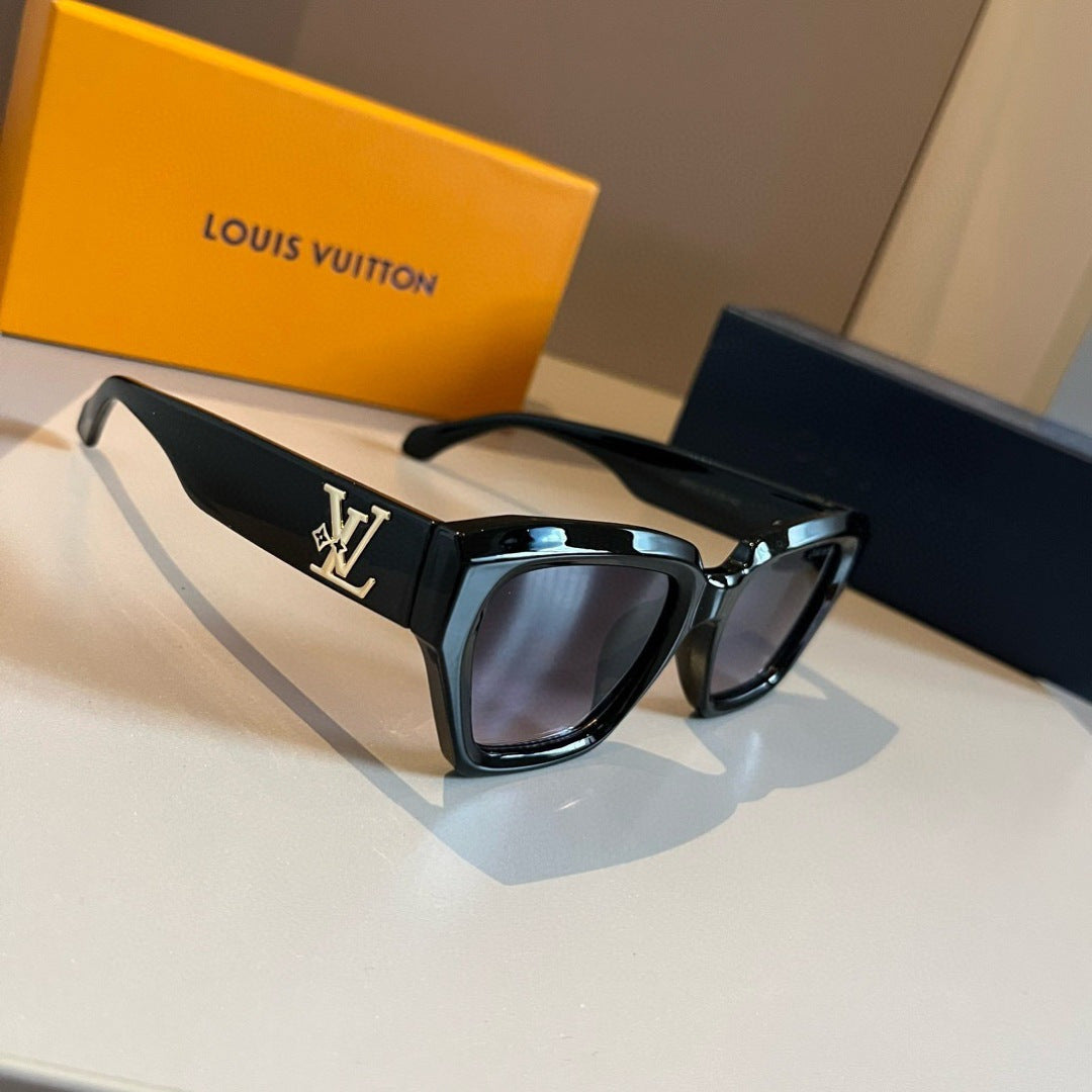 Louis Vuitton Metal Fashion Gold Lens Sunglasses for Men & Women - 398091