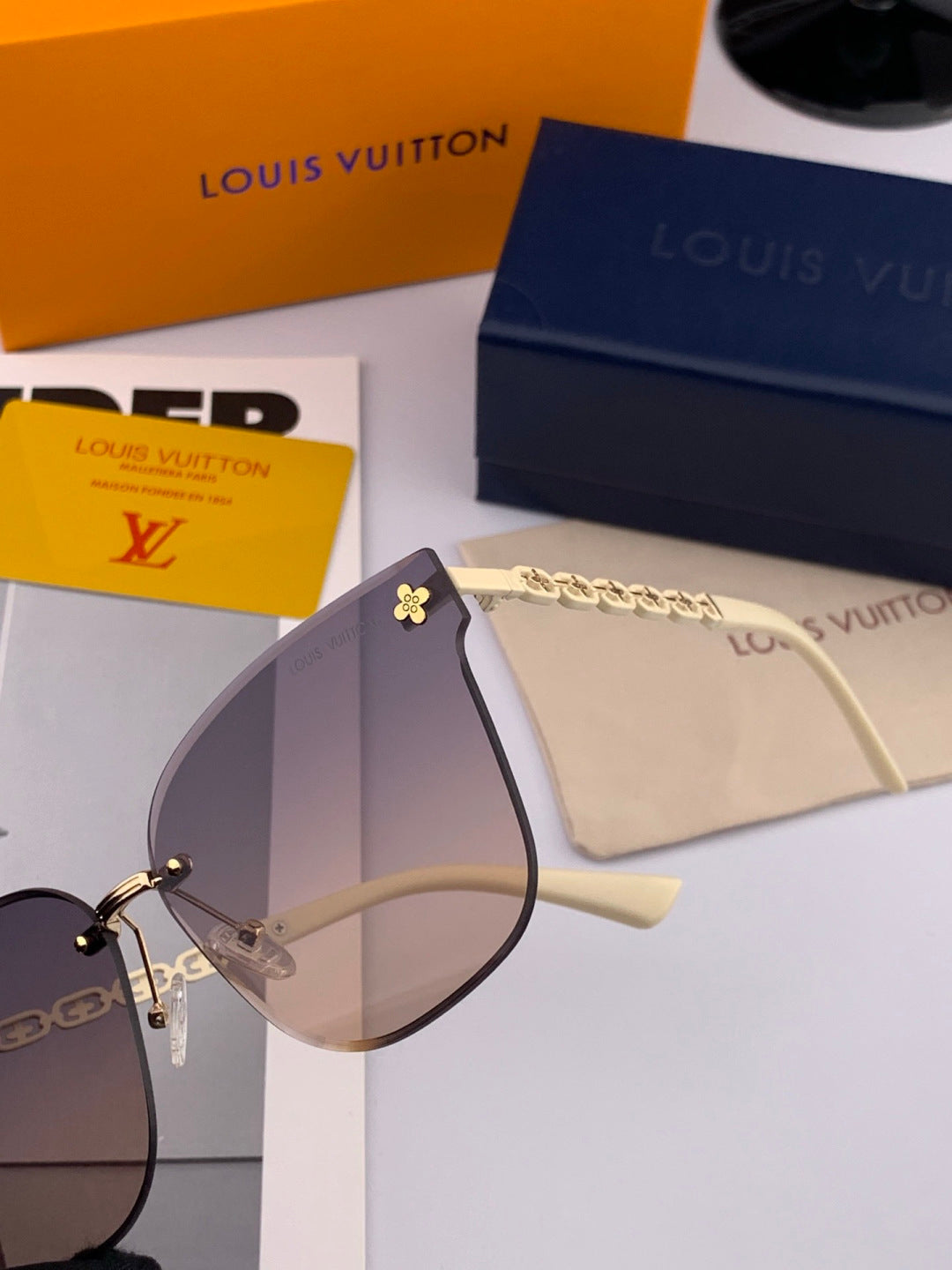Louis Vuitton L7101 Square Gray Lens Sunglasses for Men & Women - detail image 4