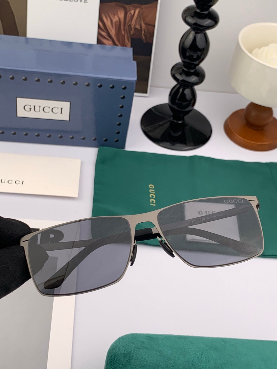 Gucci G0731 Polarized Fashion Black Lens Sunglasses for Men & Women - detail image 2