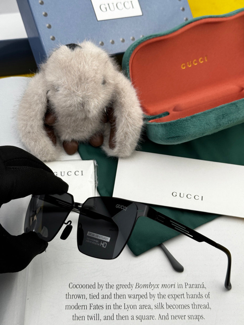 Gucci G9882 Polarized Fashion Black Lens Sunglasses for Men & Women - detail image 4