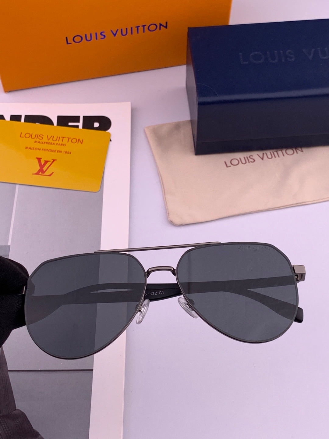 Louis Vuitton L08902 Polarized Aviator Red Lens Sunglasses for Men - detail image 3