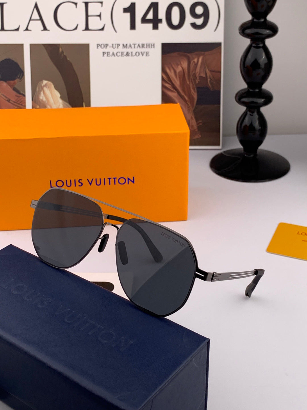 Louis Vuitton L08904 Fashion Black Lens Sunglasses for Men & Women - detail image 2