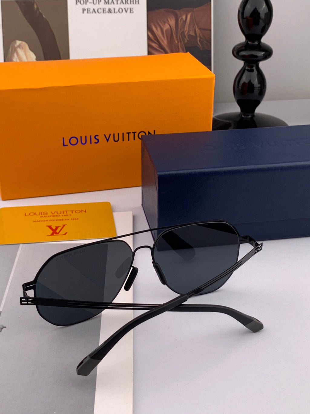 Louis Vuitton L08904 Fashion Black Lens Sunglasses for Men & Women - detail image 4