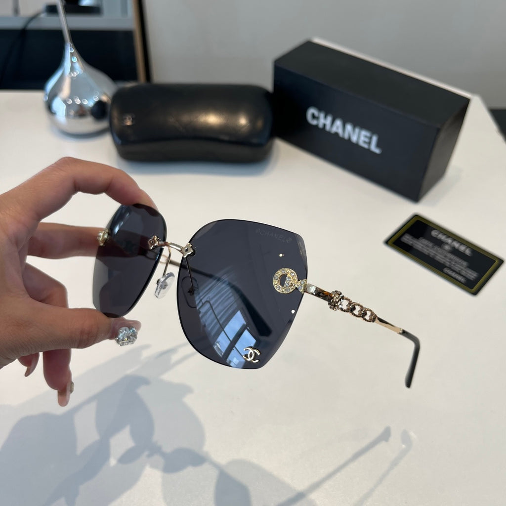Chanel 17165 Fashion Silver Lens Sunglasses for Men & Women - detail image 4