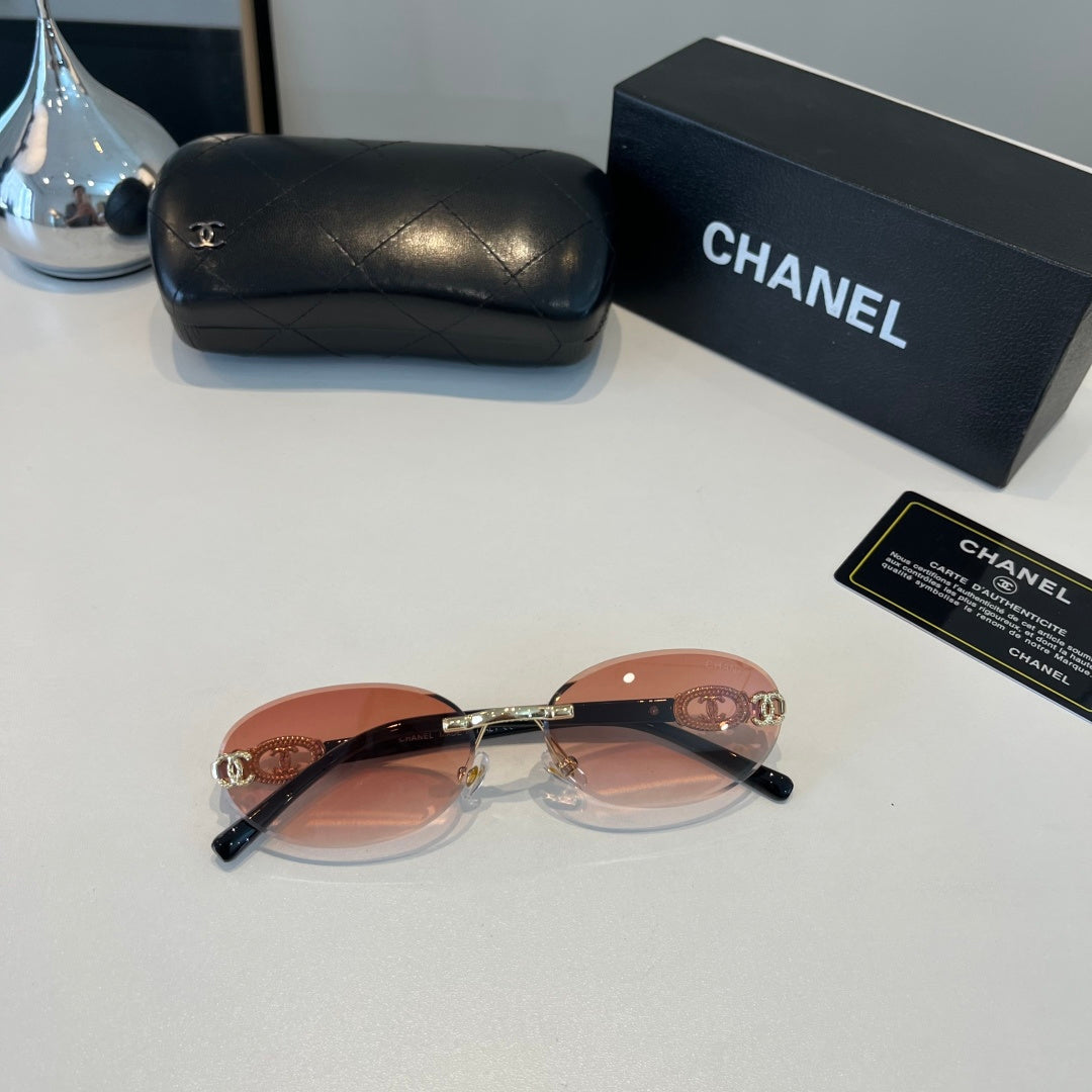 Chanel Fashion Red Lens Sunglasses for Men & Women - 371697 - detail image 4