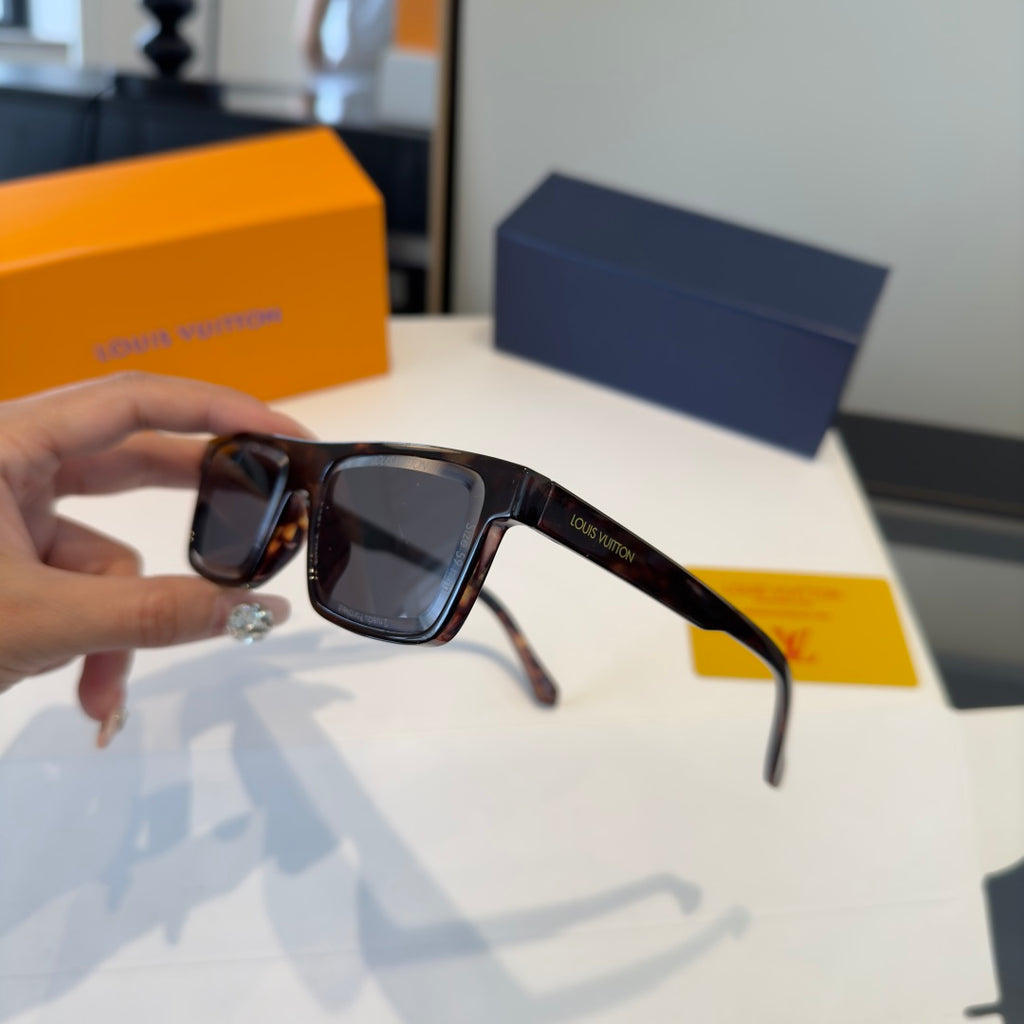 Louis Vuitton Fashion Black Lens Sunglasses for Men & Women - 431255 - detail image 4
