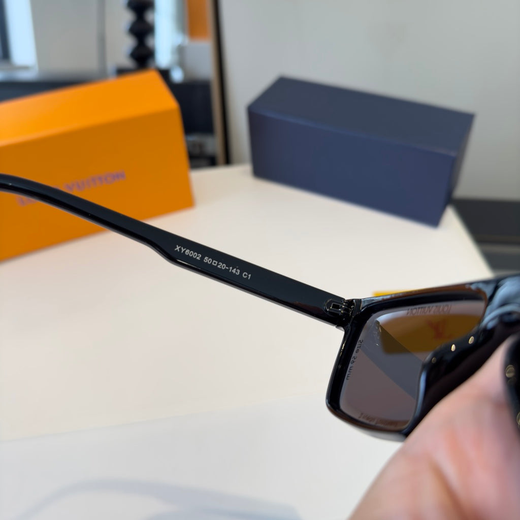 Louis Vuitton Fashion Black Lens Sunglasses for Men & Women - 431256 - detail image 2