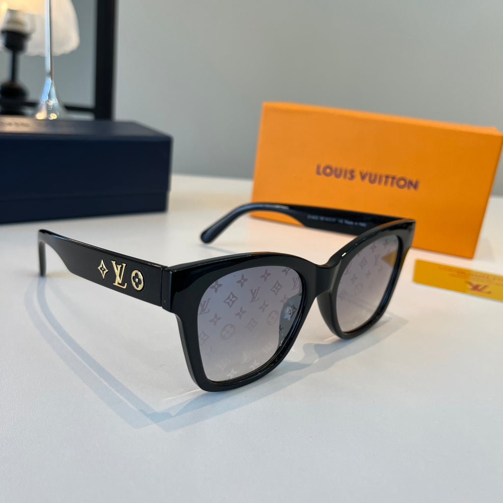 Louis Vuitton Metal Fashion Silver Lens Sunglasses for Men & Women - 158133