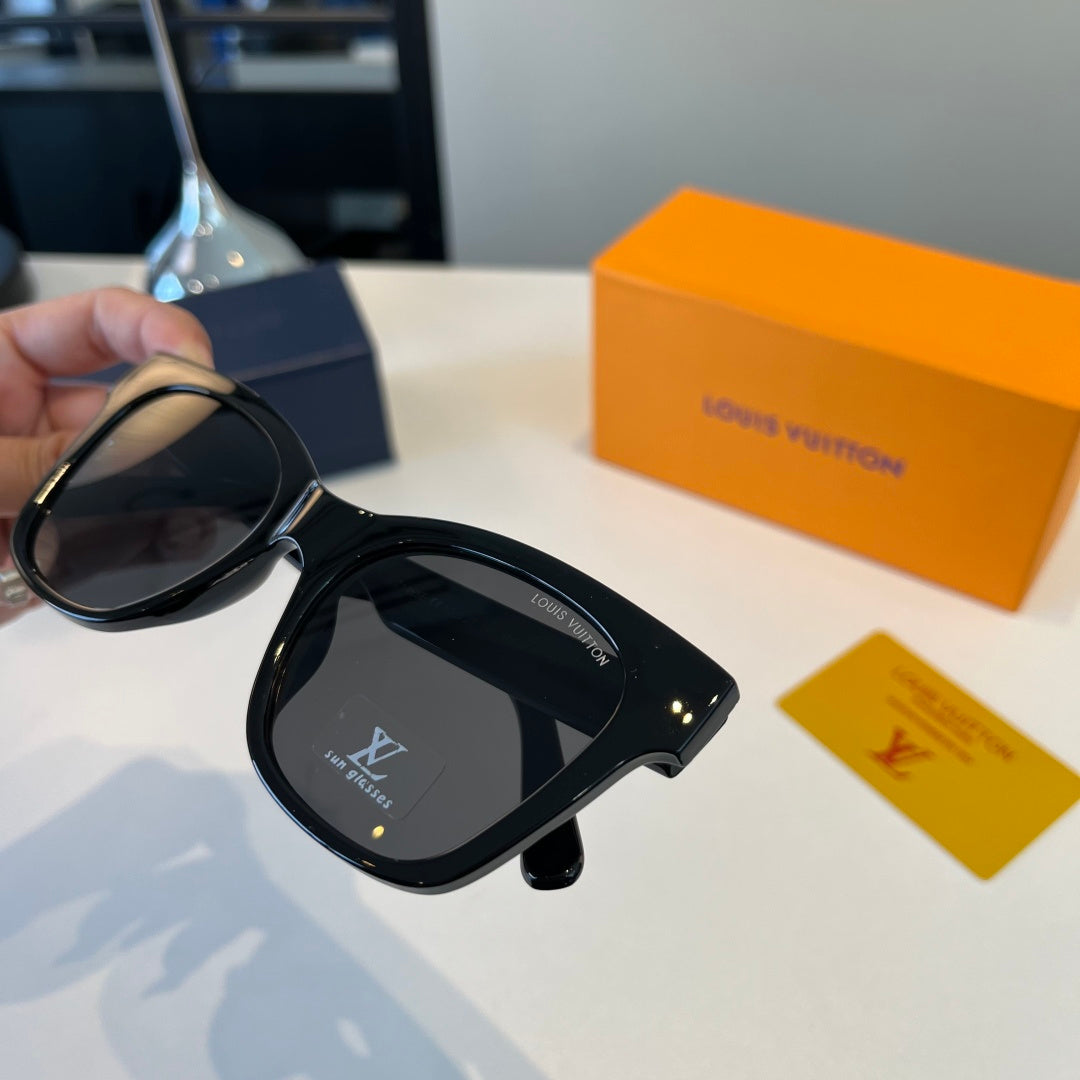 Louis Vuitton Metal Fashion Black Lens Sunglasses for Men & Women - 398176 - detail image 5