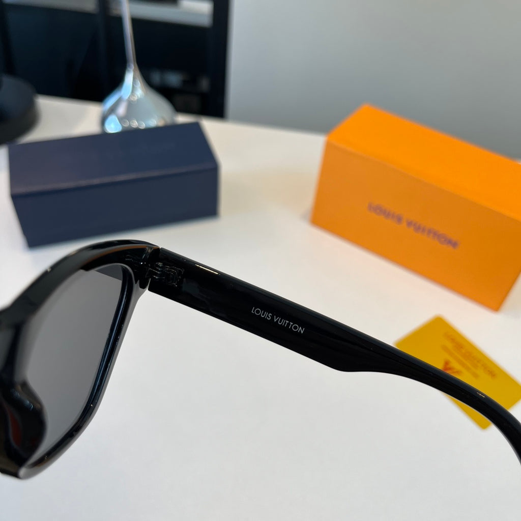 Louis Vuitton Metal Fashion Black Lens Sunglasses for Men & Women - 398176 - detail image 9