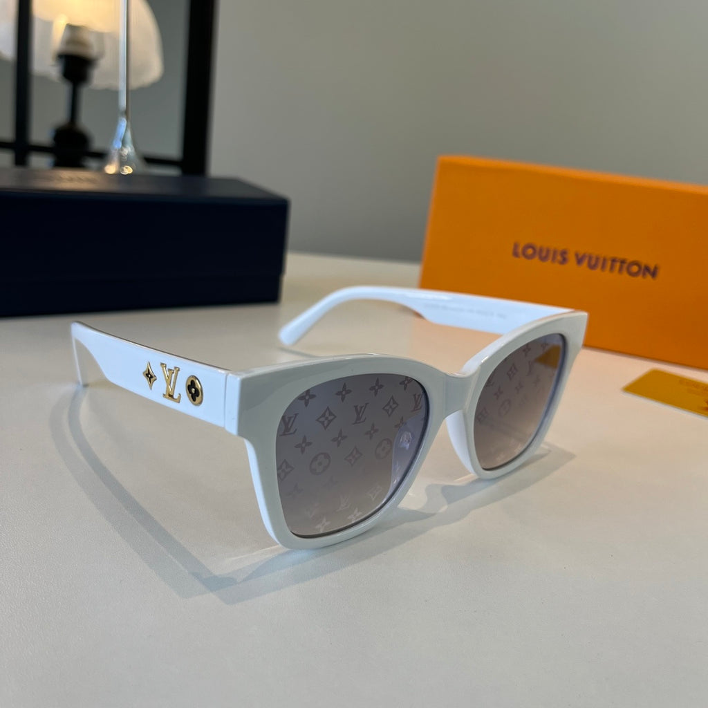 Louis Vuitton Metal Fashion Silver Lens Sunglasses for Men & Women - 158135