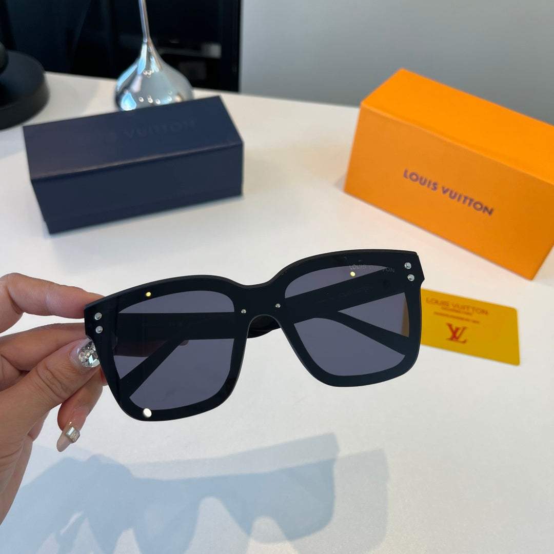 Louis Vuitton Fashion Black Lens Sunglasses for Men & Women - 398178 - detail image 5