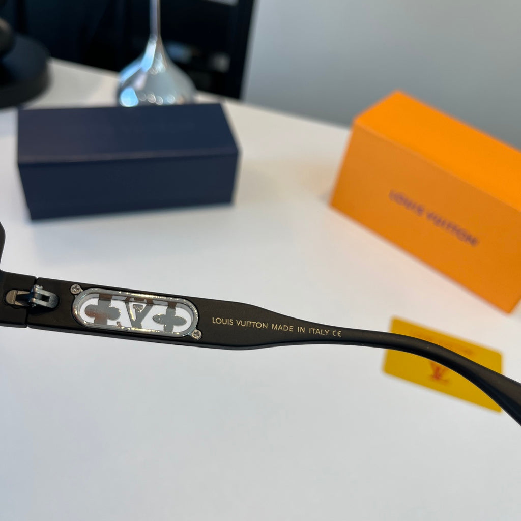 Louis Vuitton Fashion Black Lens Sunglasses for Men & Women - 158144 - detail image 11