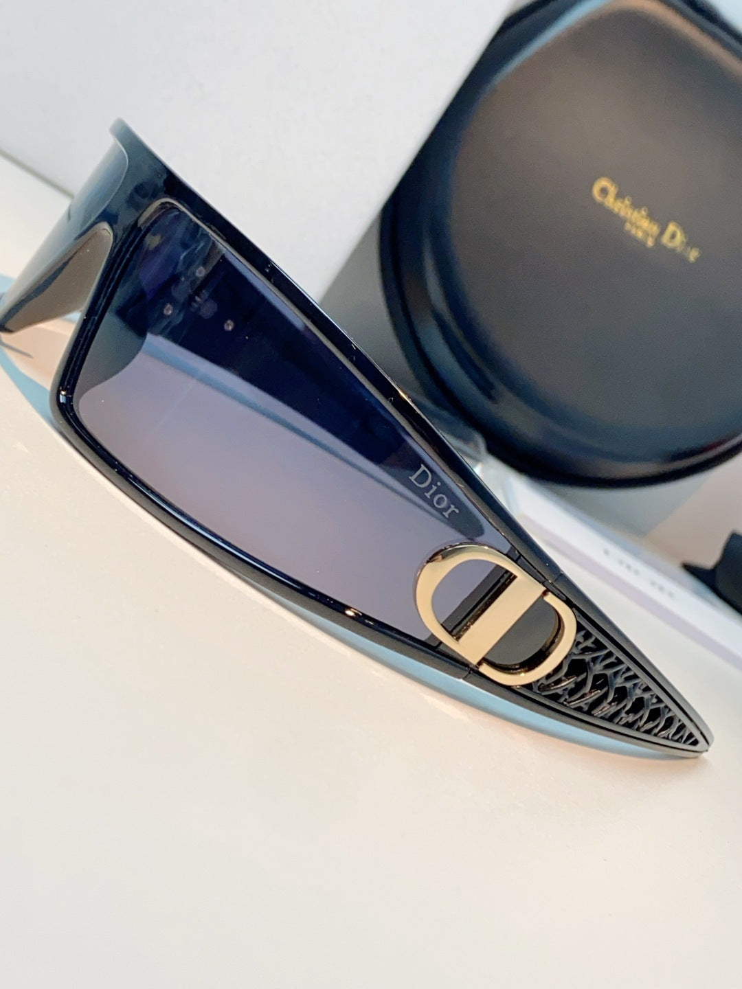 Dior Aviator Red Lens Sunglasses for Men & Women - detail image 8