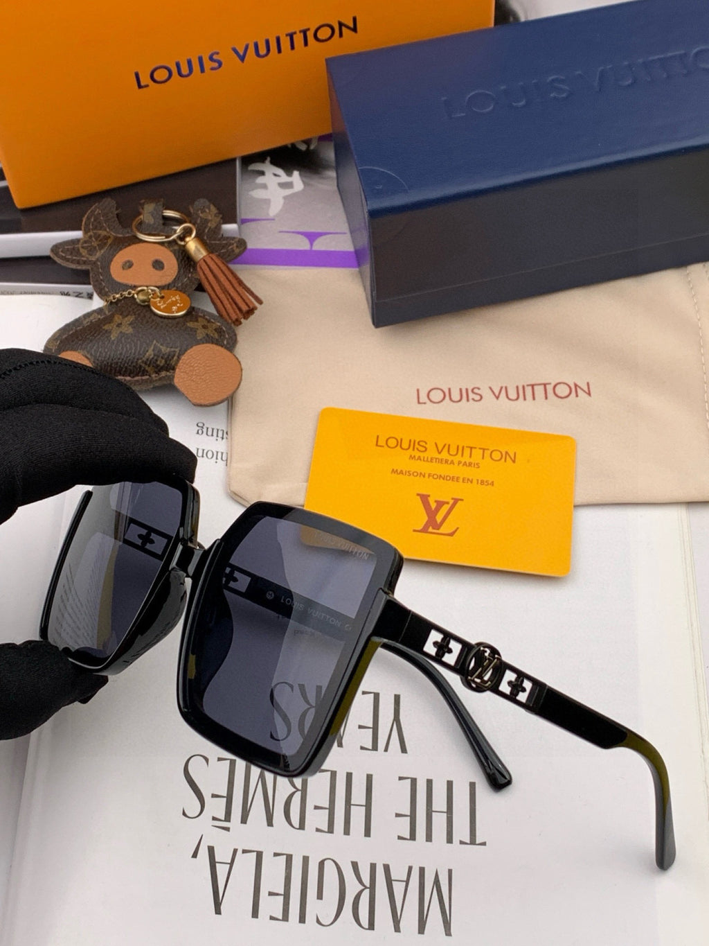 Louis Vuitton L6151 Square Black Lens Sunglasses for Men & Women - detail image 5