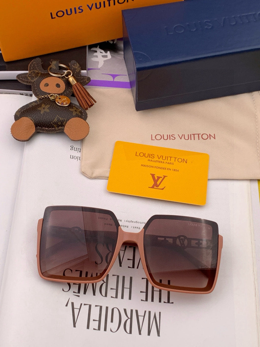 Louis Vuitton L6151 Square Black Lens Sunglasses for Men & Women - detail image 3