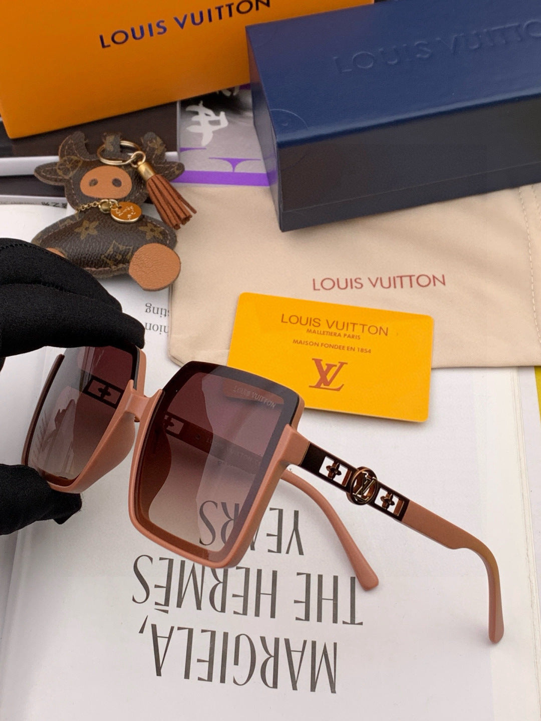 Louis Vuitton L6151 Square Black Lens Sunglasses for Men & Women - detail image 6