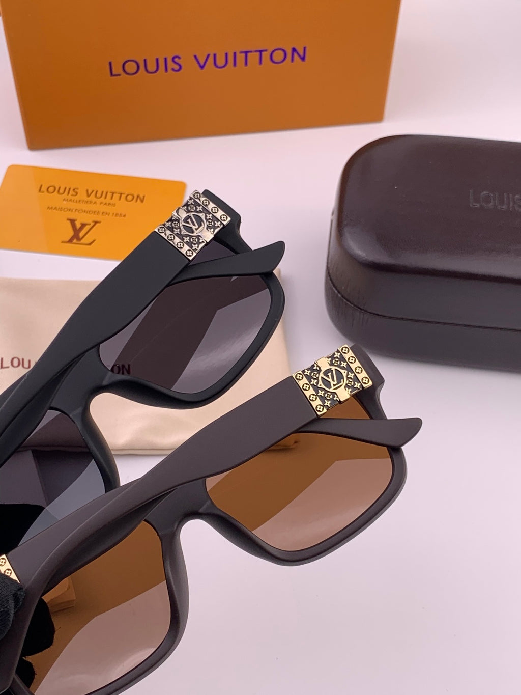Louis Vuitton Fashion Gold Lens Sunglasses for Men & Women - 997361 - detail image 5
